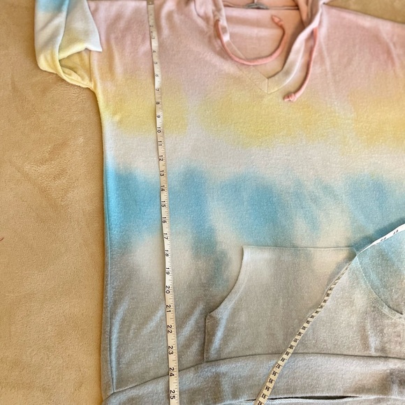 Theo and Spence Hooded Tie Dye Rainbow Sweater - Size M - Picture 11 of 15